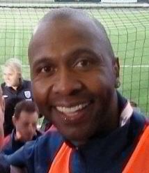 Lucas Radebe – Défenseur central | Afrique du Sud (Retraité)